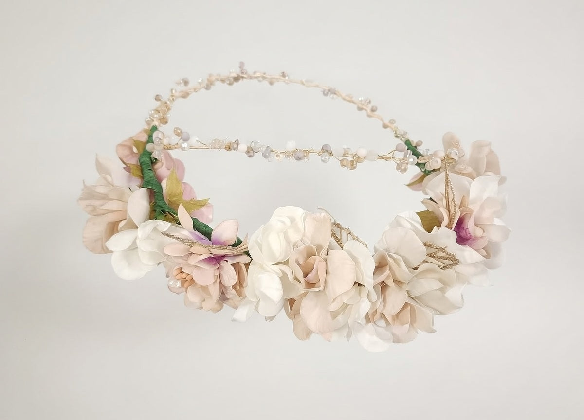 Corona cristal y flores